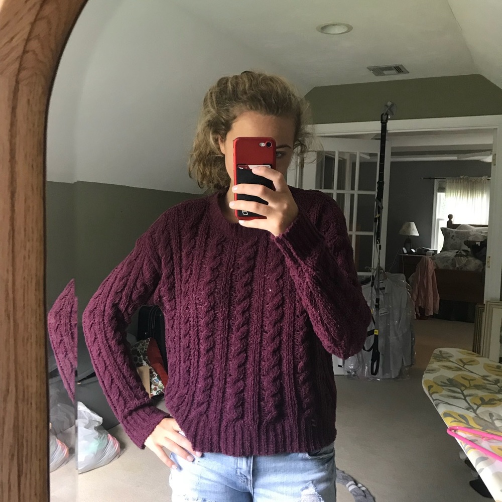 maroon sweater